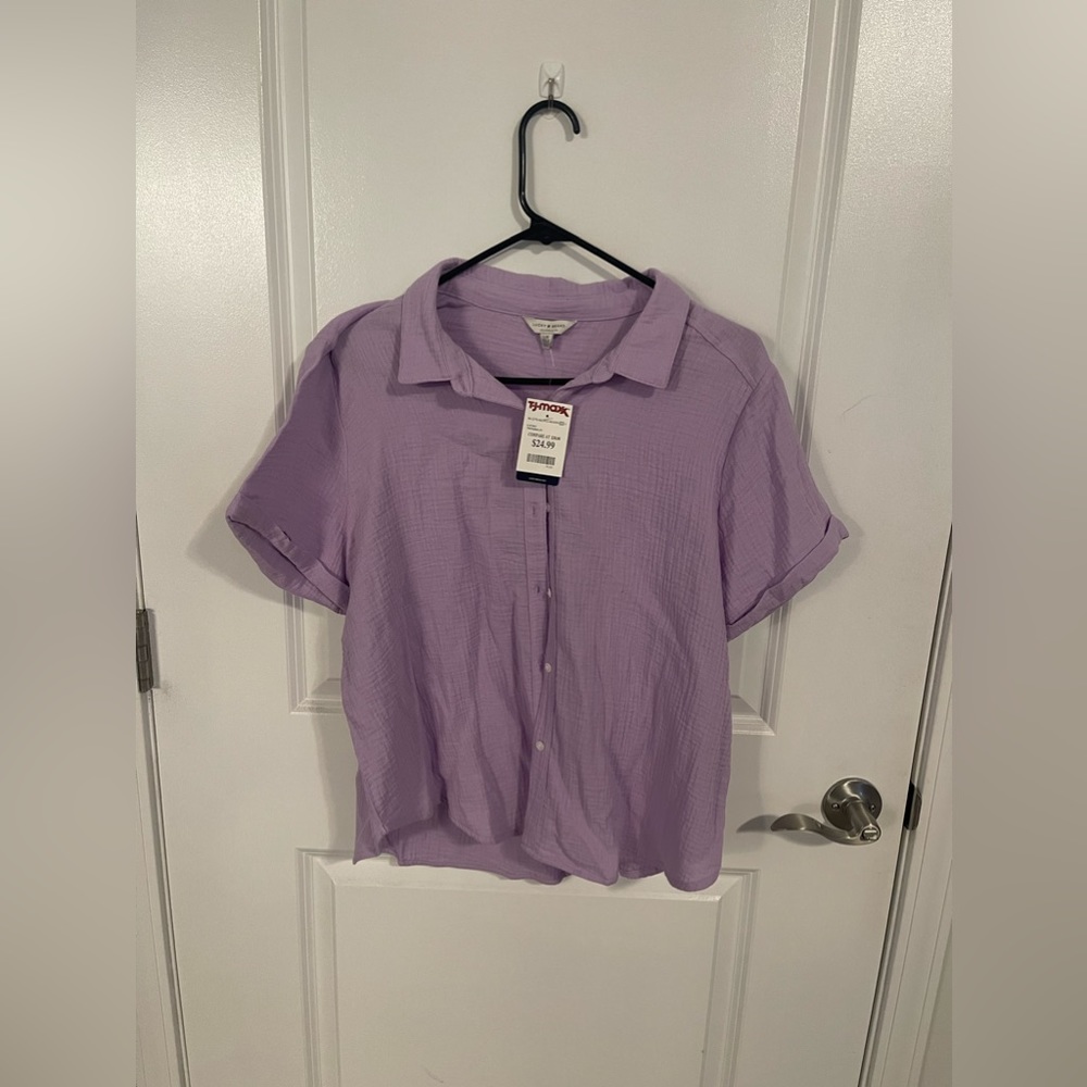 BRAND NEW- Women’s size large linen top